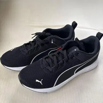 [ 가격 인하 환영 미사용 새상품 ] Puma 블랙 스니커즈 28.5cm