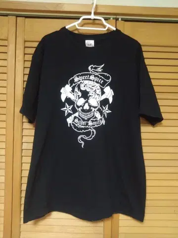 CROSS & STITCH 스컬 T셔츠 블랙