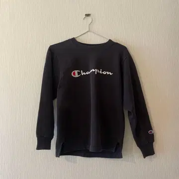 Champion 다크 그레이 로고 맨투맨