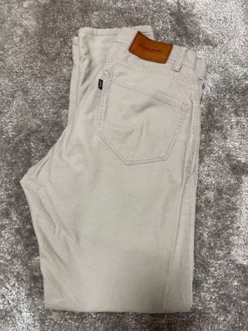 BEAMS HEART 빔즈 라이트 그레이 치노 팬츠