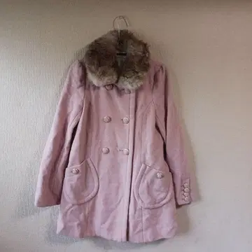 퍼 달린 핑크 울 코트