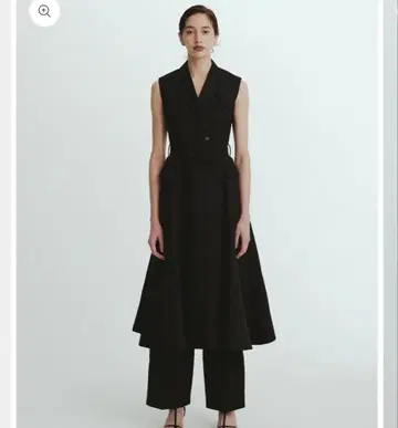 슬리브리스 코트 드레스 블랙