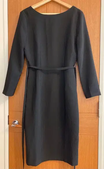 JENNE 백펄 블랙 원피스