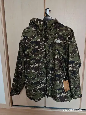 THE NORTH FACE Novelty Det Shot Jacket