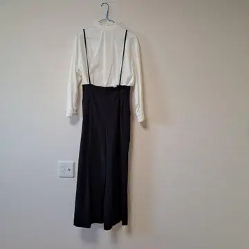 화이트 긴팔 살로펫