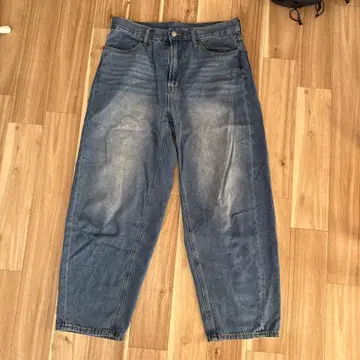 FREAK'S STORE 와이드 실루엣 배럴 레그 데님