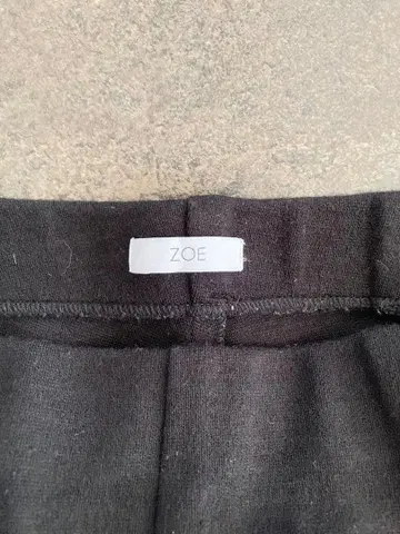 ZOE 블랙 슬랙스 사이드 지퍼
