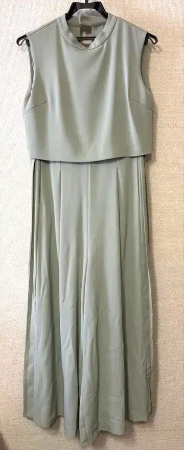 LADY MADE 그린 슬리브리스 롱 드레스