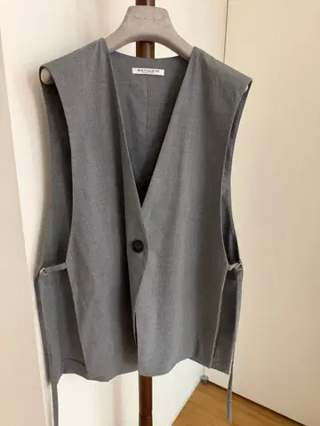 그레이 슬리브리스 V넥 베스트