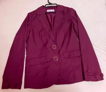 와인 레드 자켓