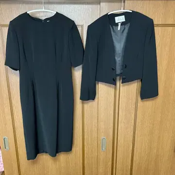 블랙 원피스 슈트 숏 자켓 포함