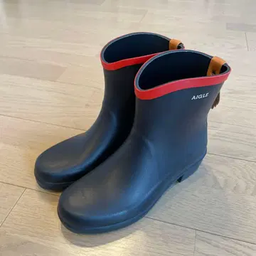 AIGLE 방수 숏부츠 네이비/레드