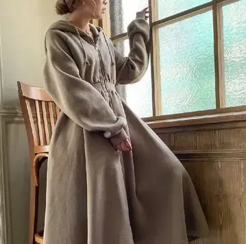 JUNOAH 후드 부착 브라운 롱 후드티