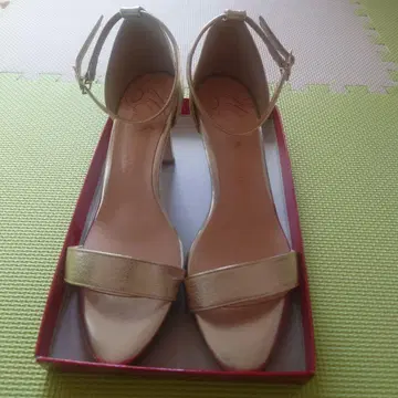 골드 앵클 스트랩 하이힐 사이즈 25.5cm