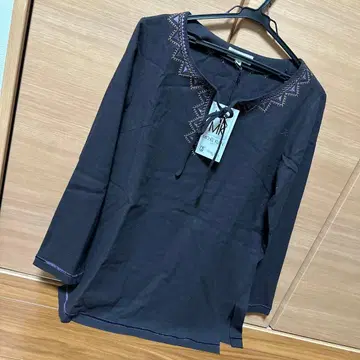 미사용 MICHEL KLEIN 상의 사이즈 44 브라운