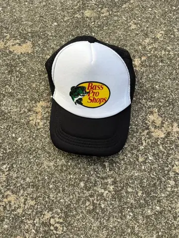 Bass Pro Shops 트래커 캡 화이트/블랙