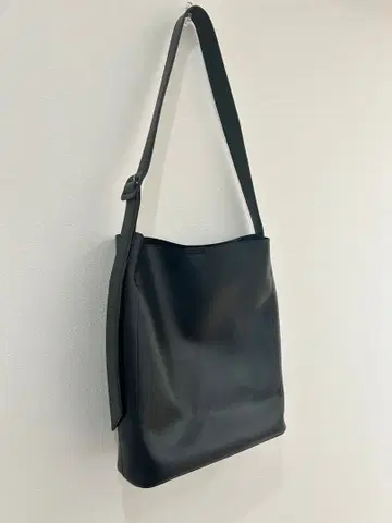 [미사용 새상품] 블랙 합성 피혁 숄더백 숄더 토트백