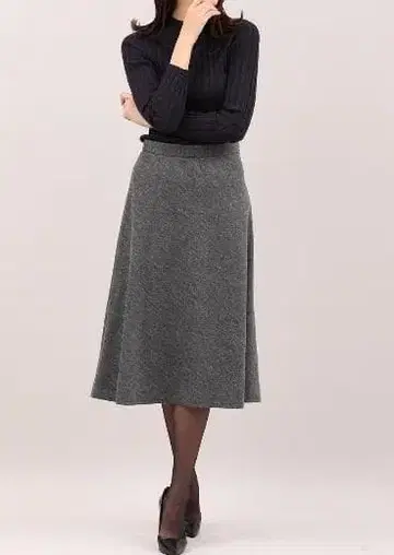 INED 울 원단 서큘러 스커트 ( 사이즈 9호 )