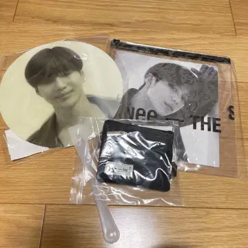 SHINee 태민 10주년 굿즈 묶음 판매