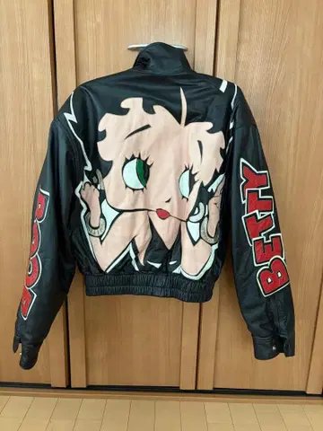 베티 붑 레더 봄버 자켓