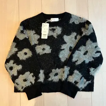 HARE 멜란지 재규어 플라워 니트