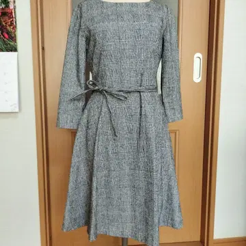 그레이 계열 체크 A라인 원피스 긴팔