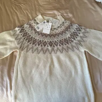 페어아일 패턴 긴팔 스웨터 크림색