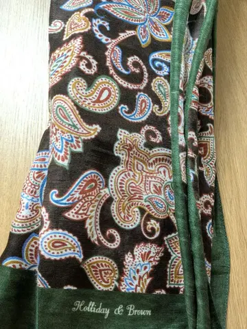 홀리데이 앤 브라운 스톨