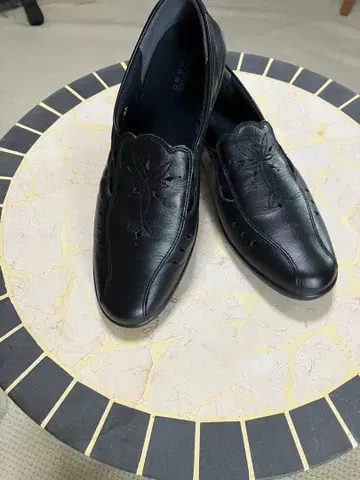 AchillesSORBO 블랙 자수 로퍼 25.0EEE