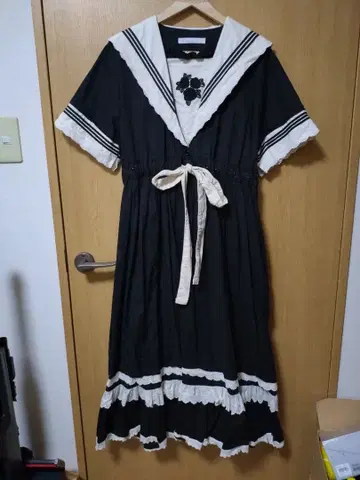 하루카키미에 검은 장미 세일러 원피스