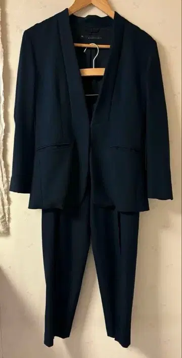 마르티니크 네이비 노카라 셋업 수트 셋업