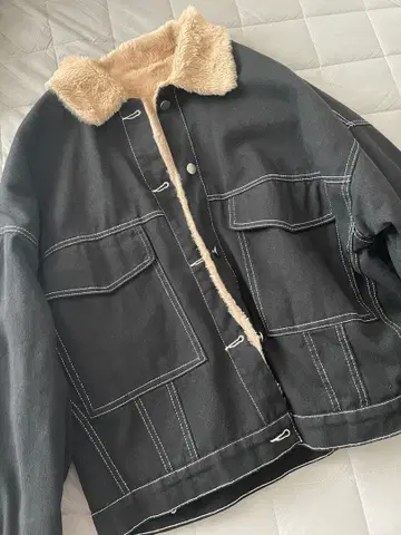 보아 카라 부착 블랙 자켓