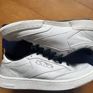[ 새상품급 ] Reebok SNEEZE 클럽c 26.5cm