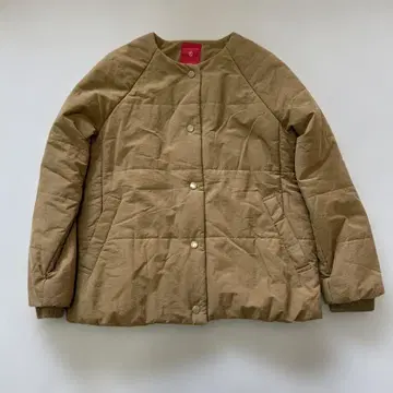 주말 세일 베이지 퀼팅 노카라 점퍼 리라시크