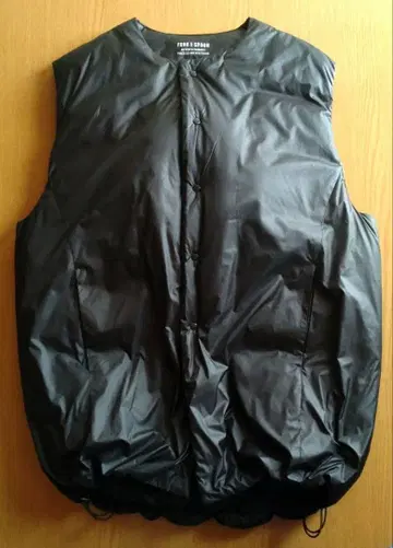 블랙 다운 베스트