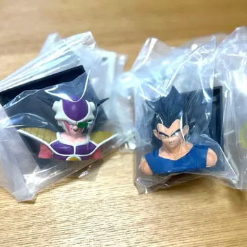 제일복권 드래곤볼 E상 코믹스 스트럭처 프리저 베지터 세트