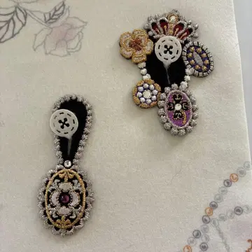 라캄 자수 로치 (버튼에 통과하여 사용)