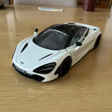 맥라렌 720S 화이트 1/24 미니카