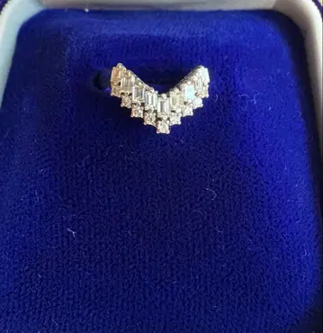 플라티나 V자형 반지 다이아몬드