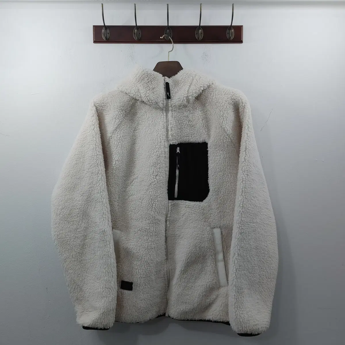 PROSPECS | 프로스펙스 100 Prospecs Ivory Fuzzy Fleece Jacket #프로스펙스,#뽀글이,#후리스,#플리스,#가을자켓  on Bunjang Global Site.