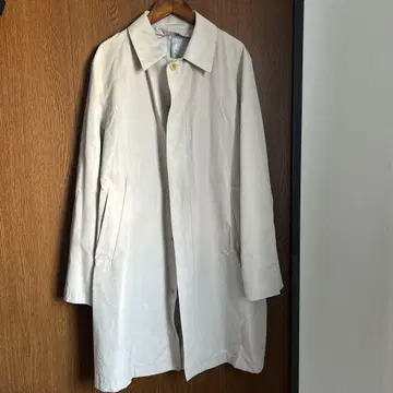 아이보리 트렌치코트