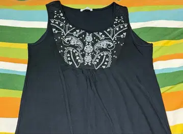 [ SPORTIFF ] 블랙 자수 슬리브리스 원피스