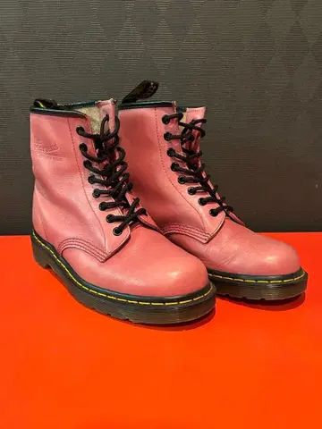[2000년대제] Dr. Martens 8홀 핑크 UK7