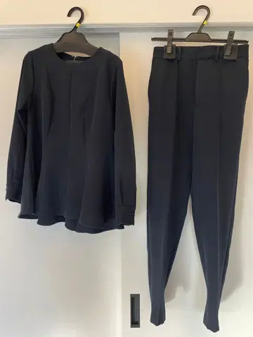 F by ROSSO 페플럼 블라우스+테이퍼드 팬츠