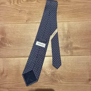 새상품! 미사용! Salvatore Ferragamo 실크 넥타이