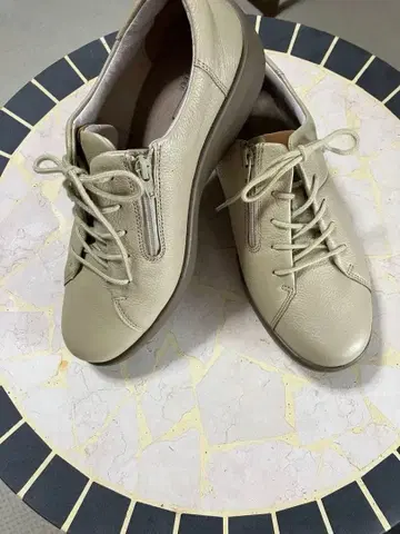 AchillesSORBO 베이지 레이스업 스니커즈 24.5EEEE