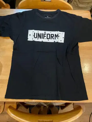유니폼 익스페리먼트 T셔츠 사이즈 4 블랙