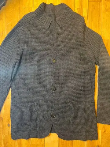 다크 그레이 니트 가디건 버튼 포함