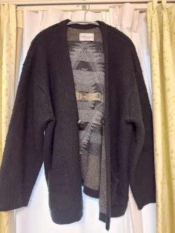 SKIP MAISELS 스킵 메이셀스 SANDIACARDIGAN