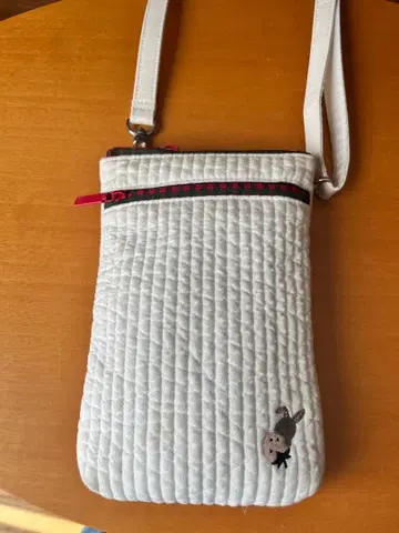 파미리아 비오는날 콜라보 숄더백